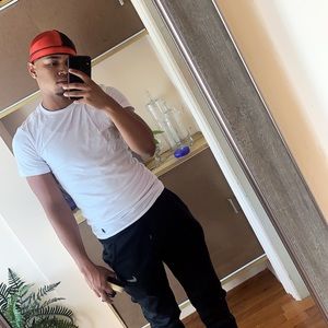 Meet your Posher, Julio